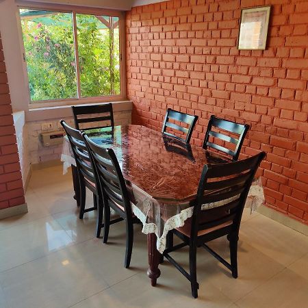 Hotel Brick Field Varanasi Exterior foto