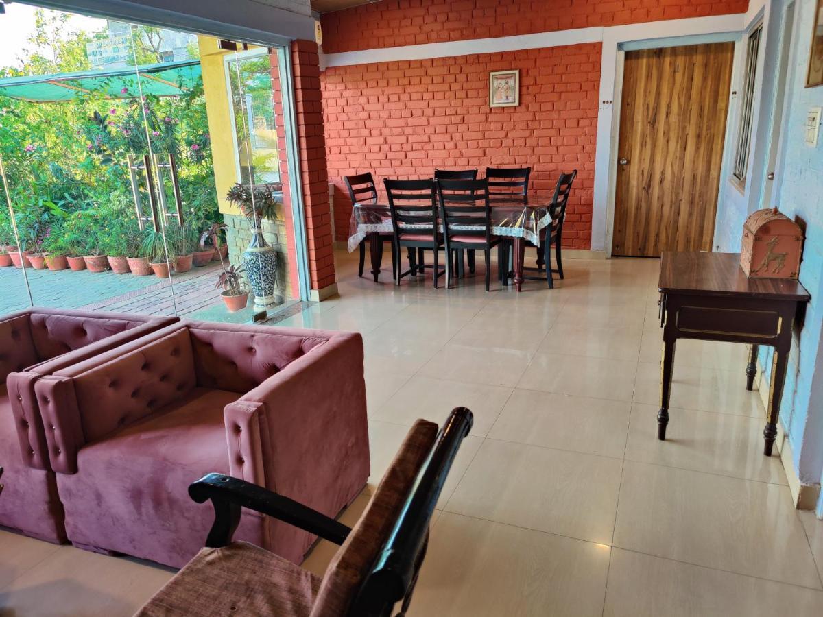 Hotel Brick Field Varanasi Exterior foto
